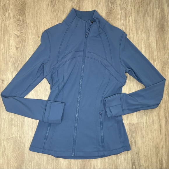 NWOT! Lululemon Define Washed Denim Blue Full Zip Jacket Size 8 - Picture 3 of 9